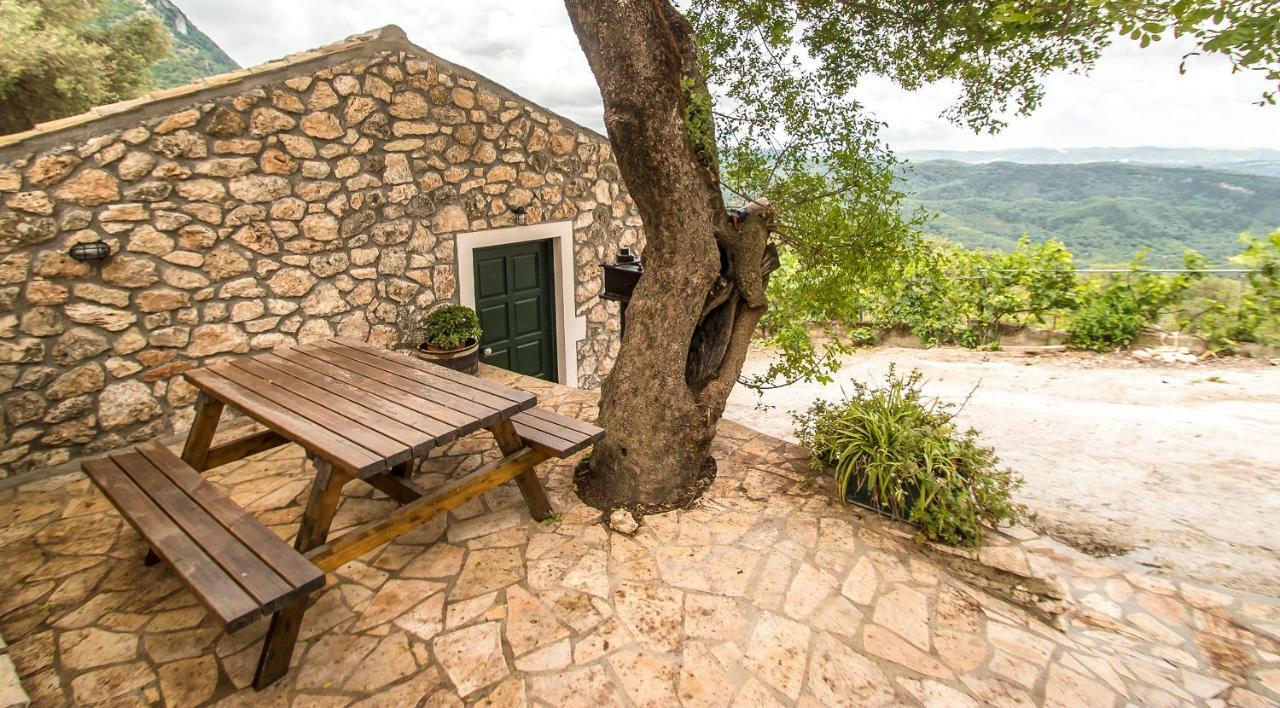 Castelli Olive Press Guest House Acharavi  Bagian luar foto