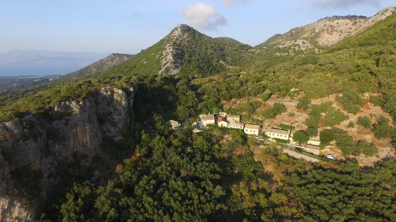 Castelli Olive Press Guest House Acharavi  Bagian luar foto