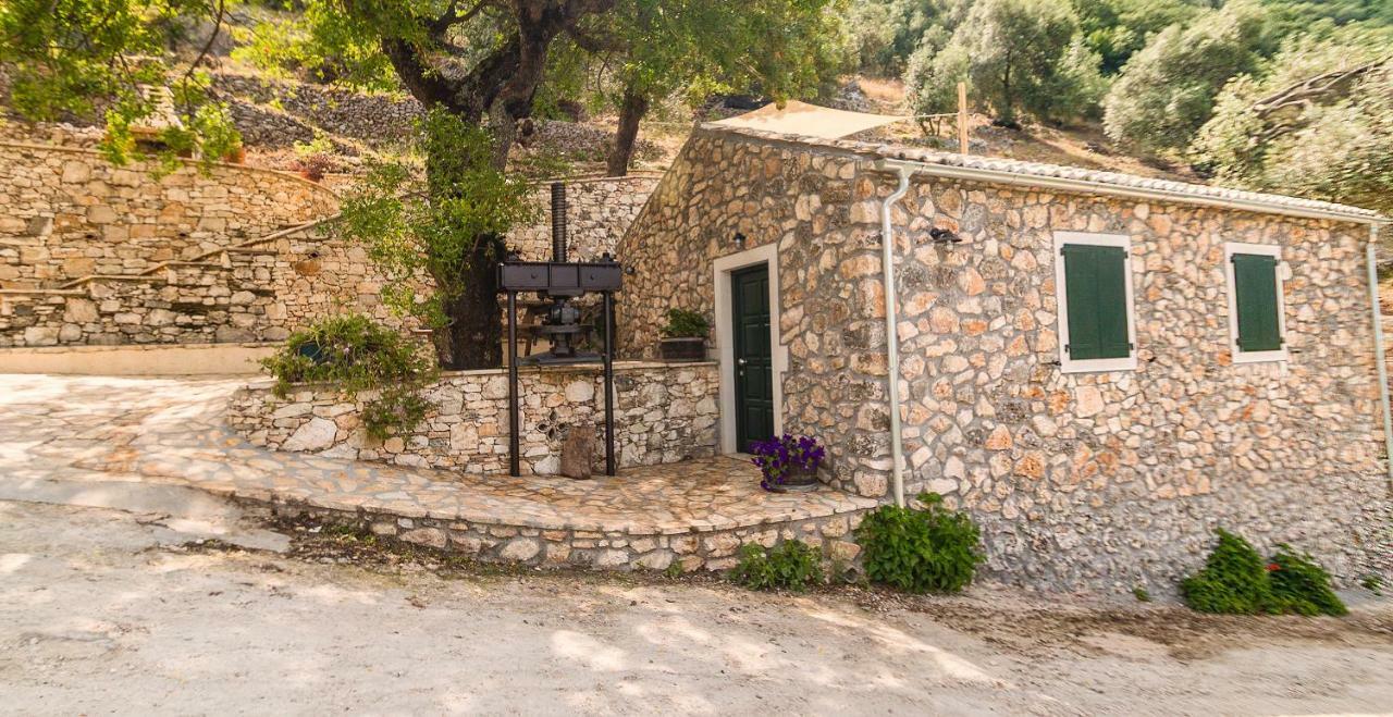 Castelli Olive Press Guest House Acharavi  Bagian luar foto