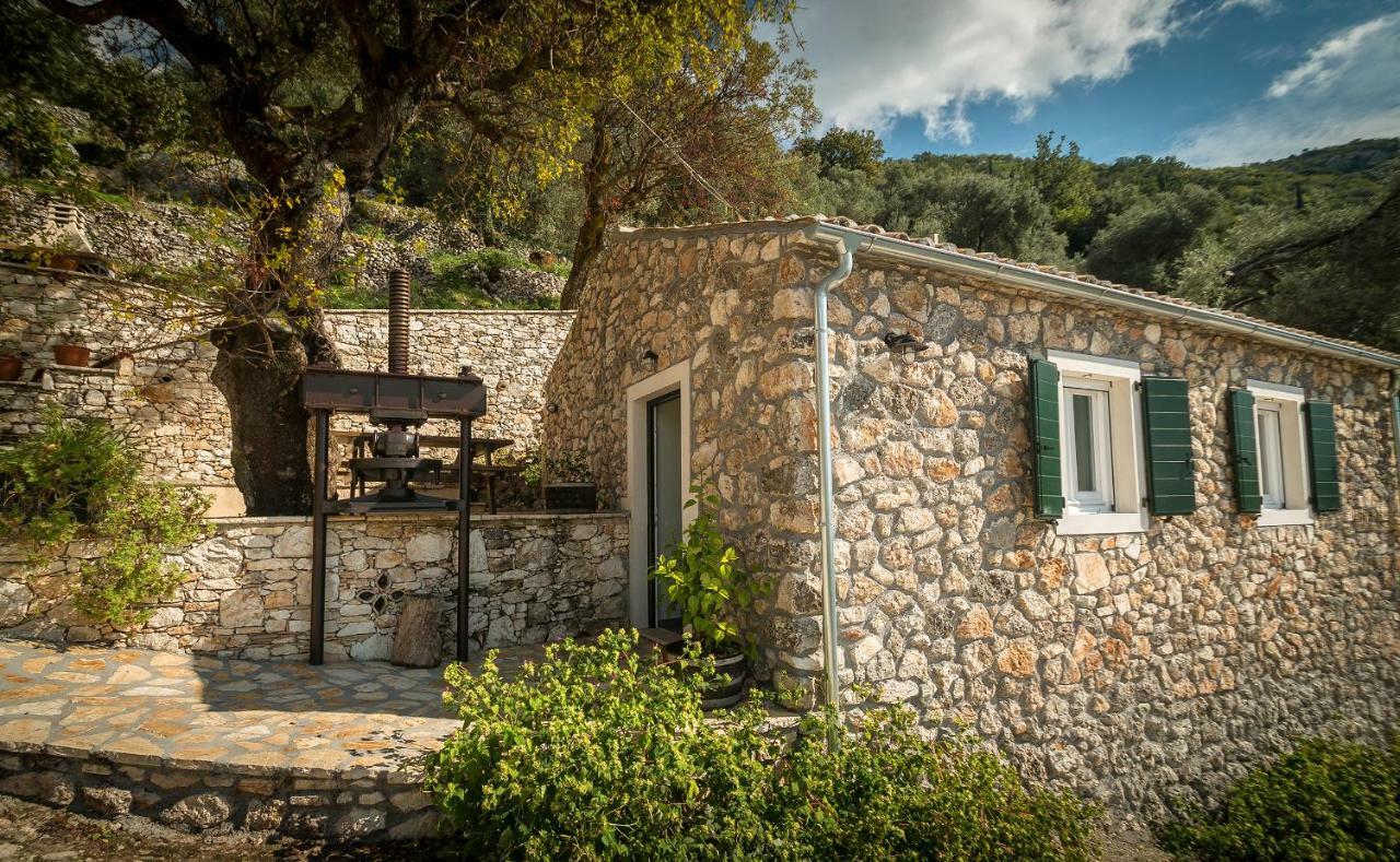 Castelli Olive Press Guest House Acharavi  Bagian luar foto